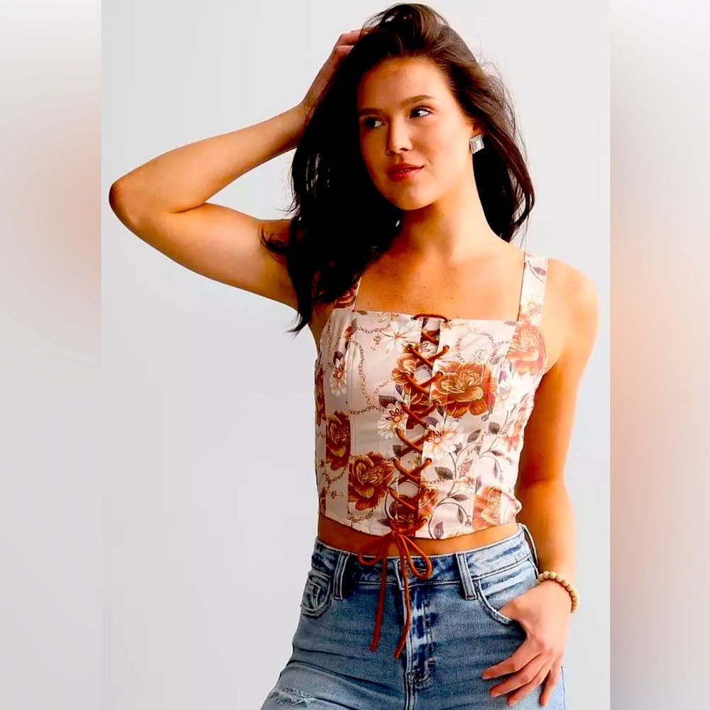 Buckle (NWOT) Lace-Up Crop Tank-Top